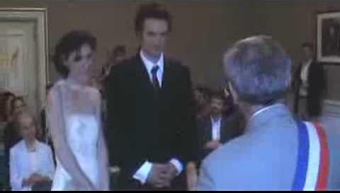 Wedding Cake Ritual Reveals Troubling Marriage Warning Signs